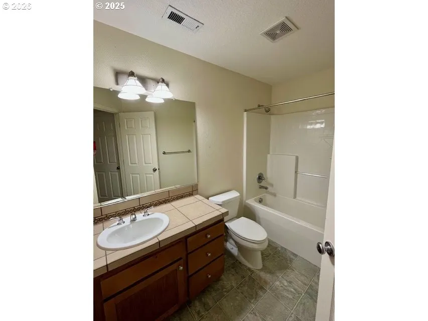 Bathroom-Upper