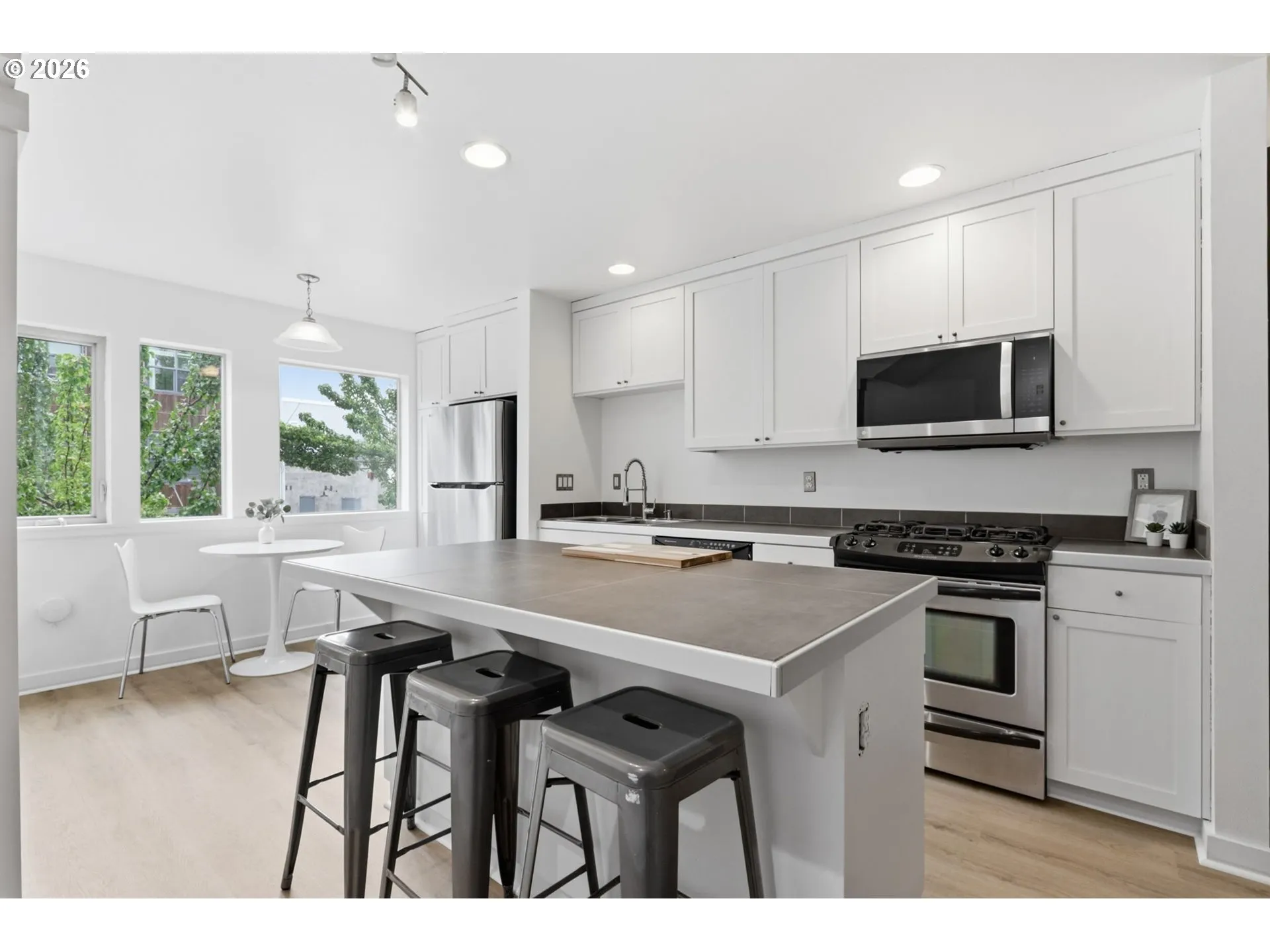 Kitchen-Eating Area