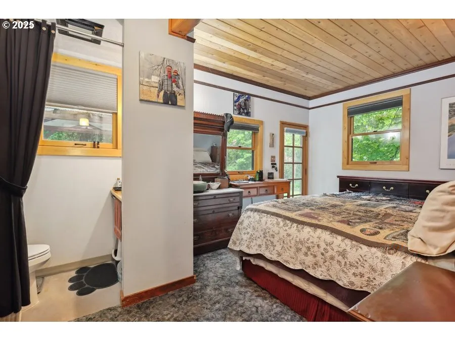 Owner's Suite Bedroom-Main