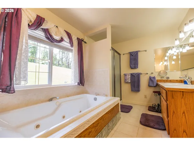 Bathroom-Upper