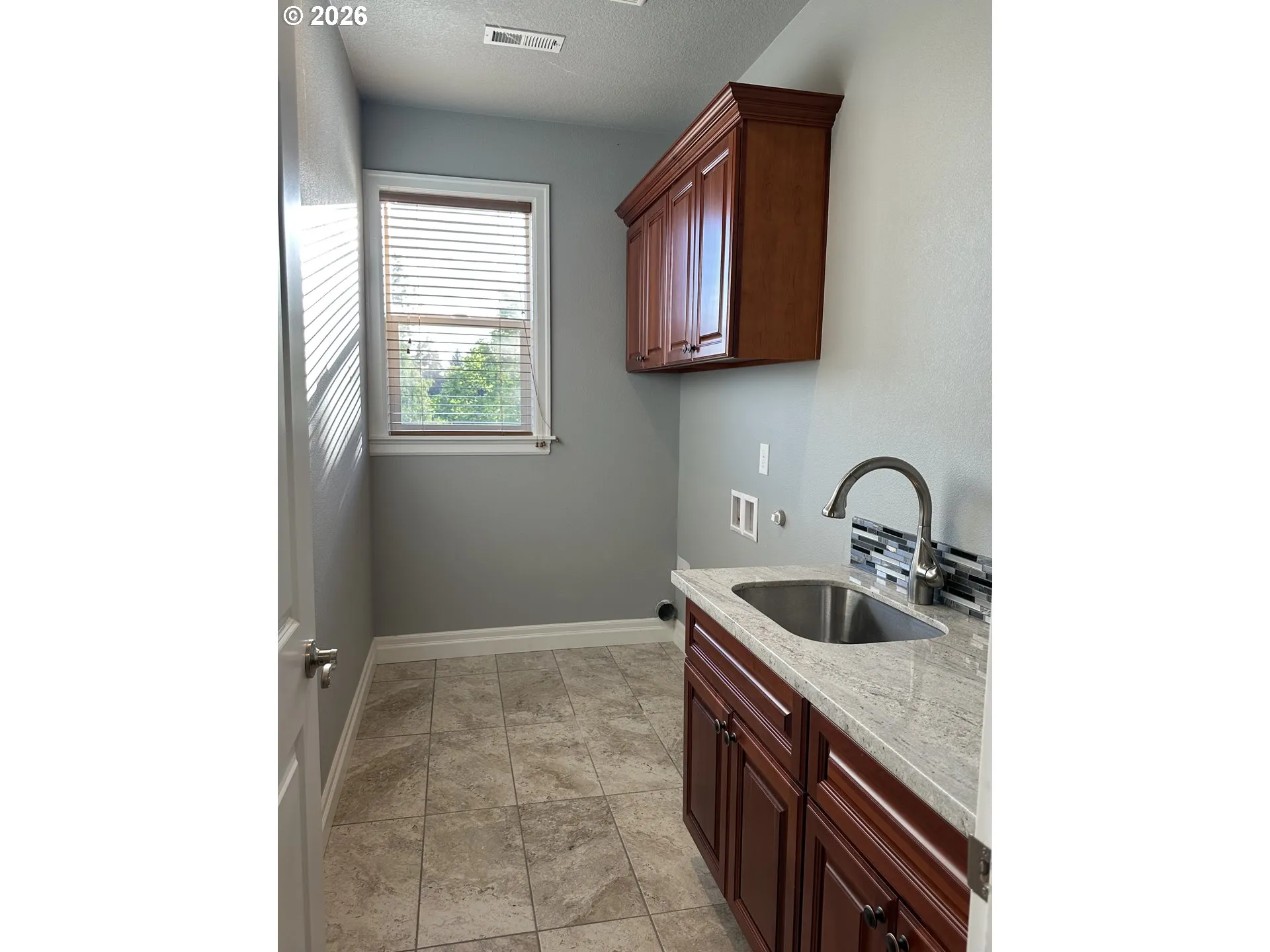 Laundry-Upper