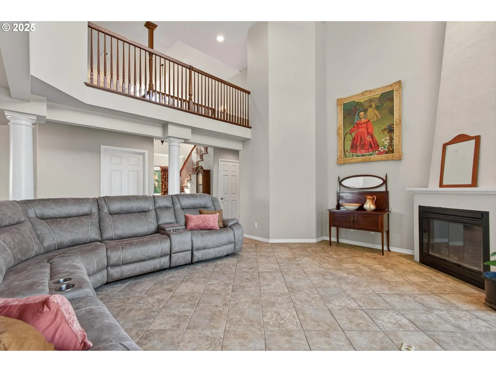 Living Room-Fireplace