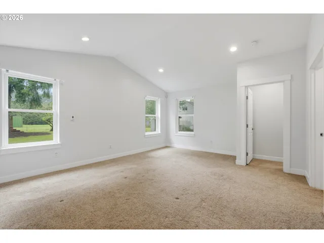 Bedroom, Primary-Vaulted Ceilings