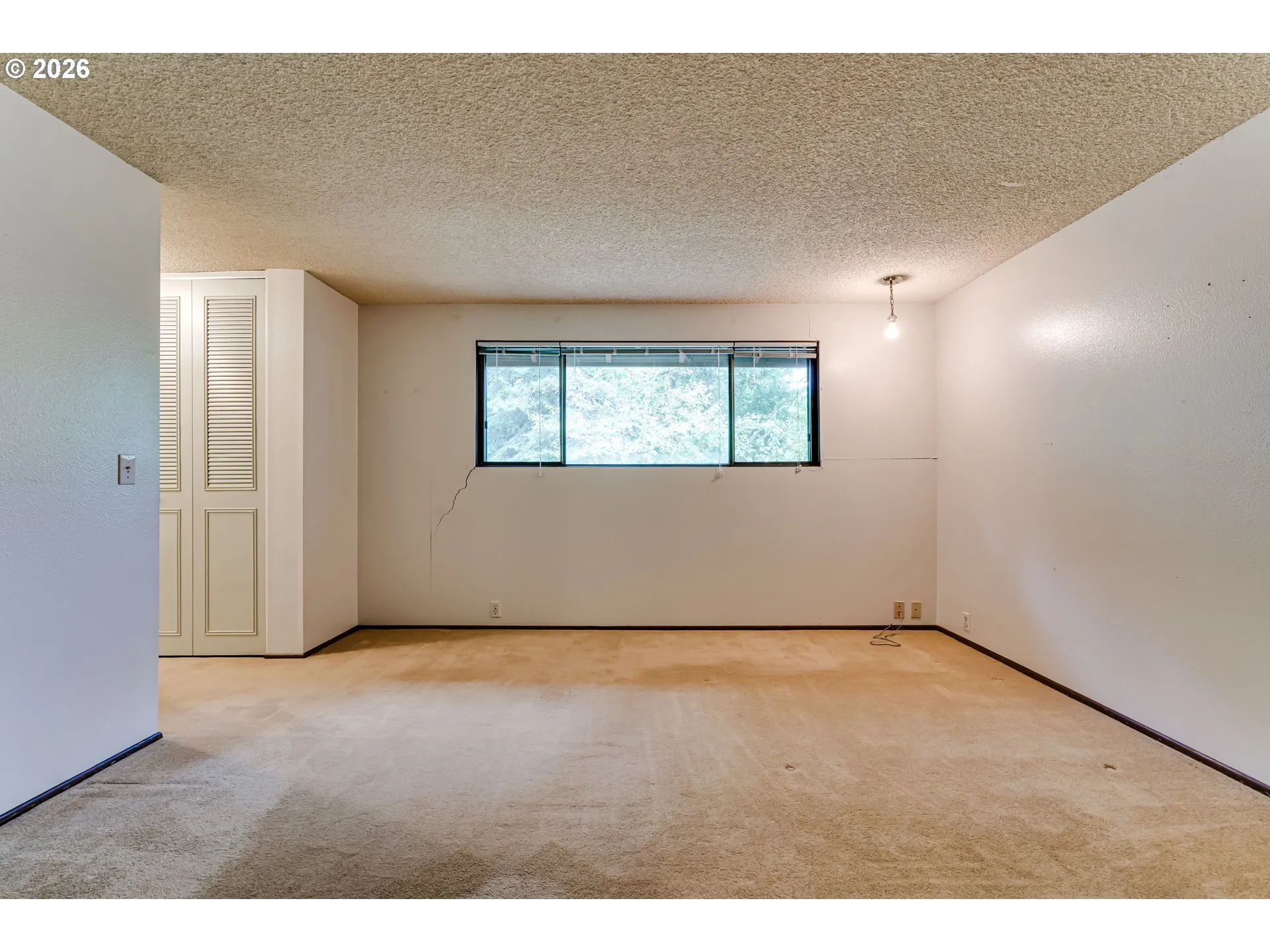 Bedroom, Primary