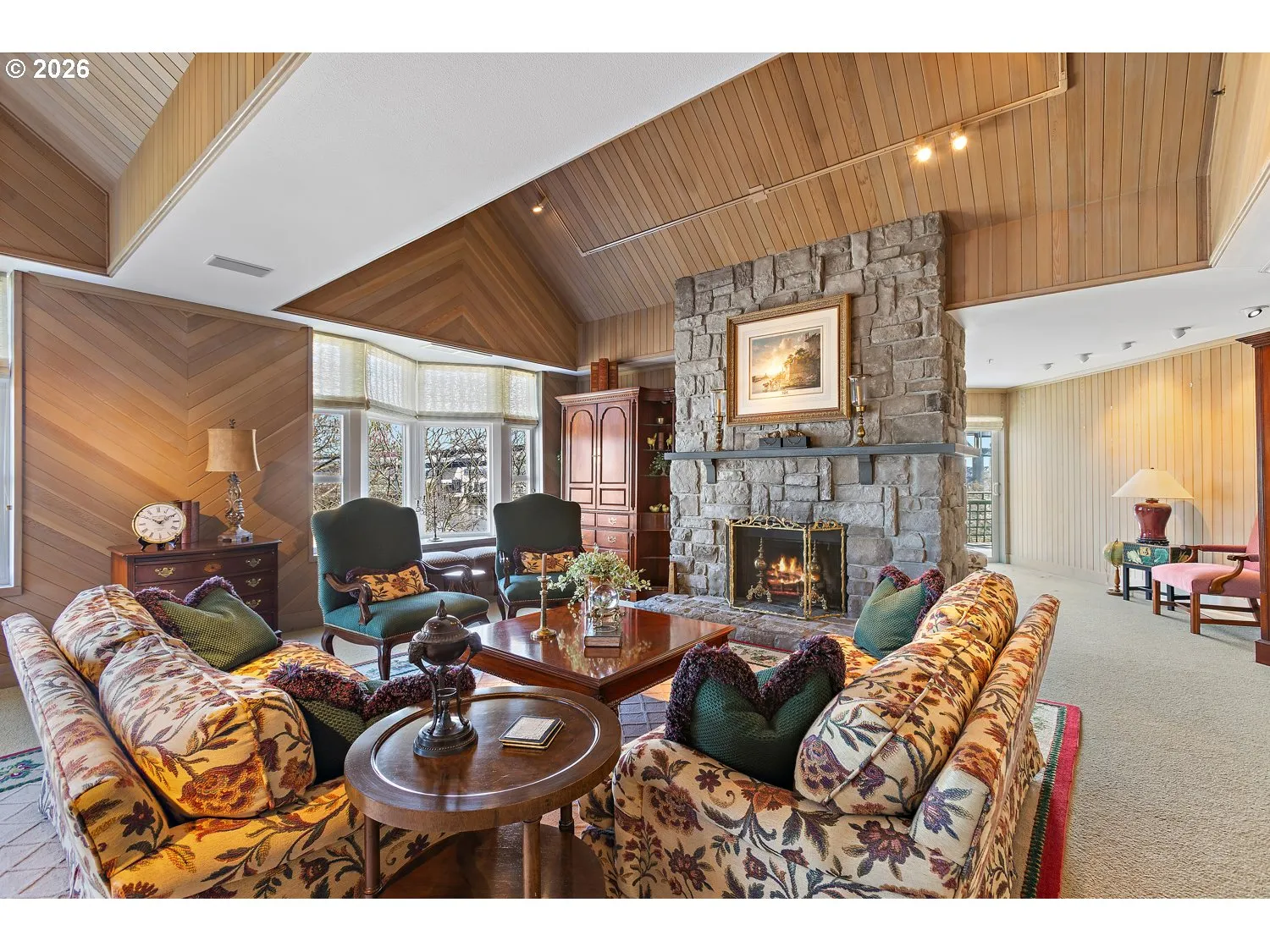 Living Room-Vaulted Ceilings