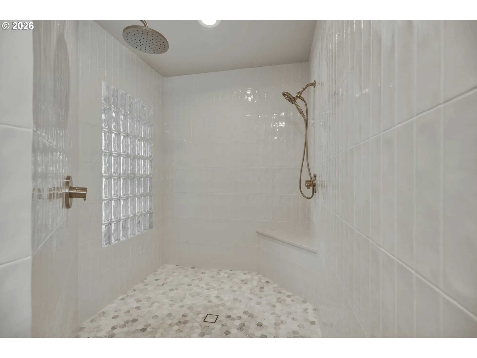 Bathroom-Walk in Shower