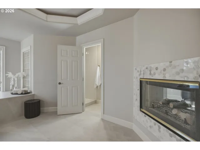 En Suite Bathroom-Upper