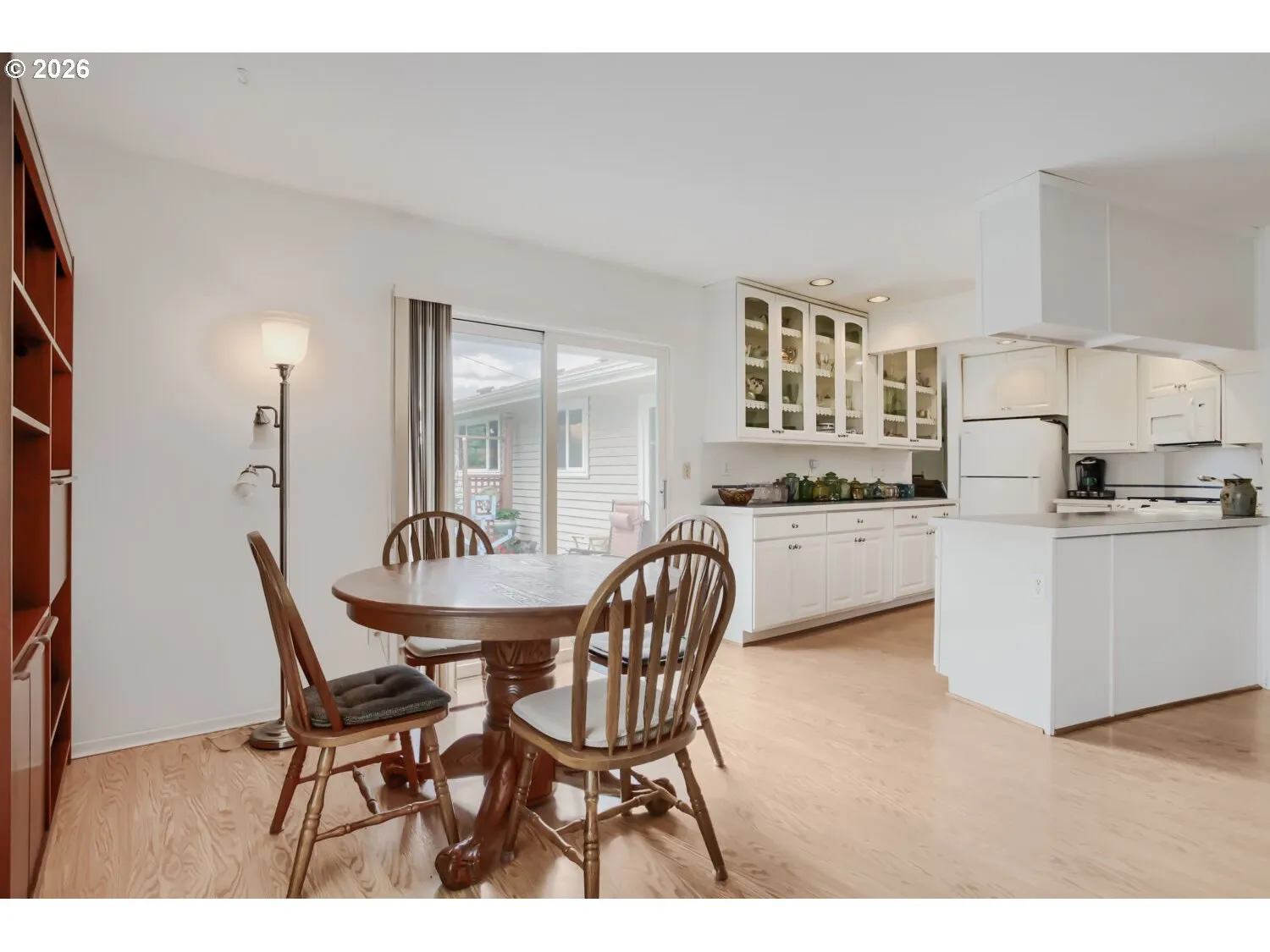 Kitchen-Eating Area