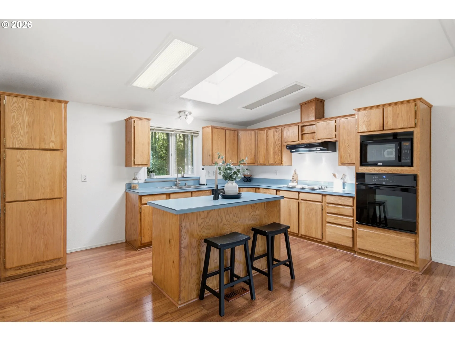 Kitchen-Island
