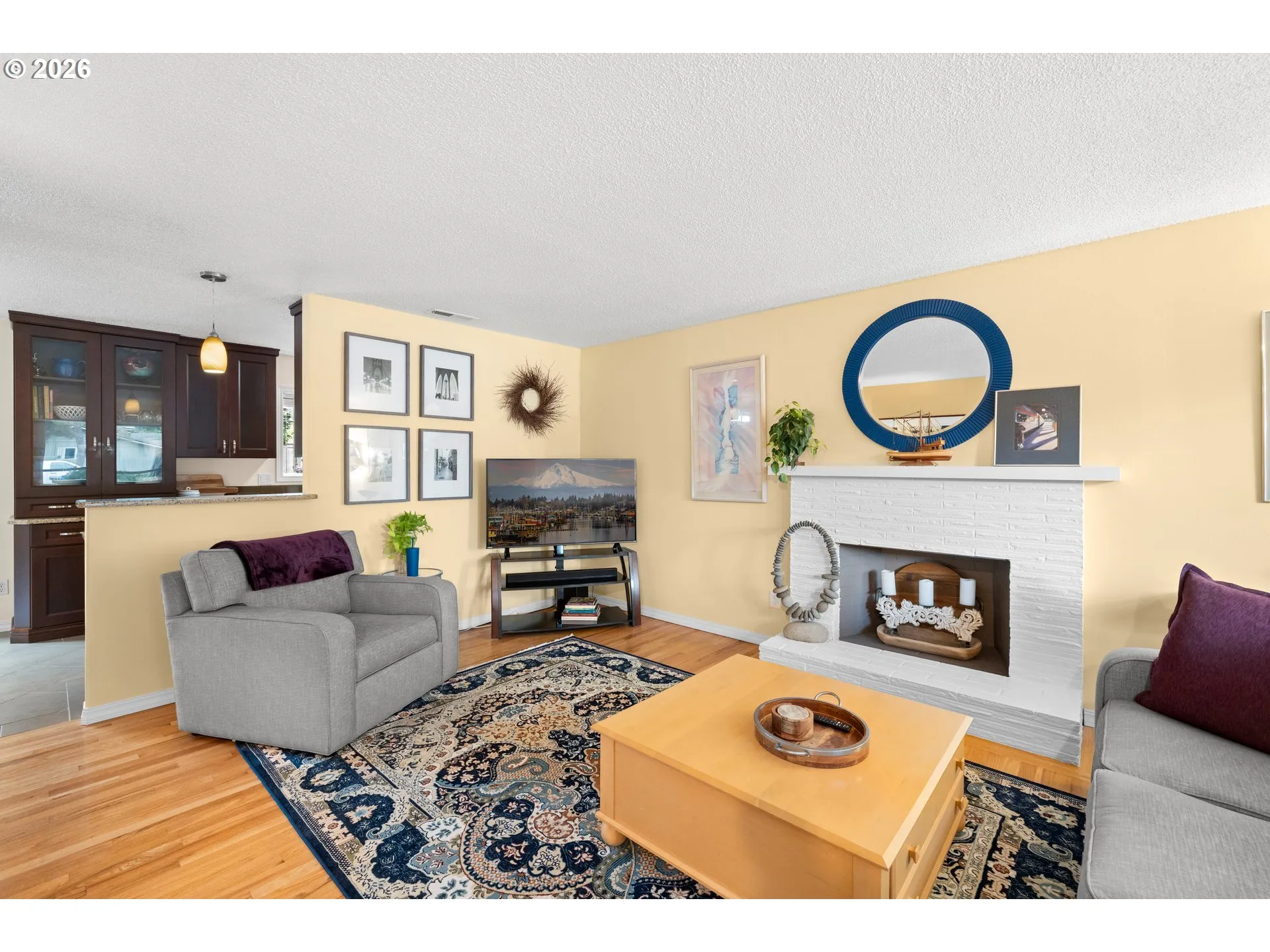Living Room-Fireplace