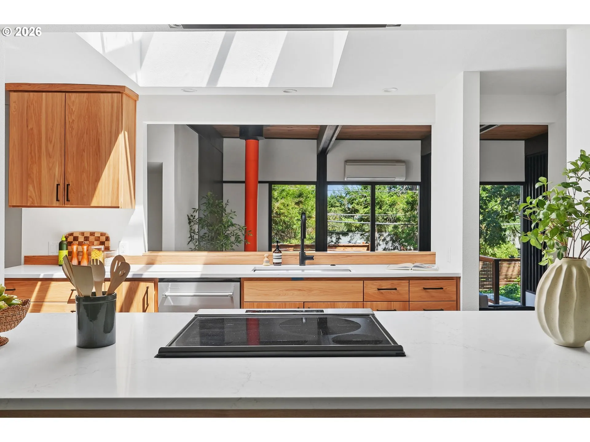 Kitchen-Breakfast Bar