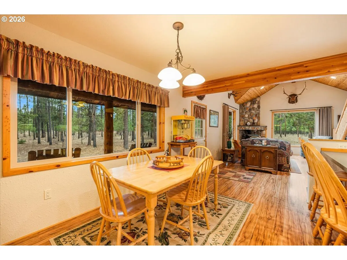 Kitchen-Eating Area