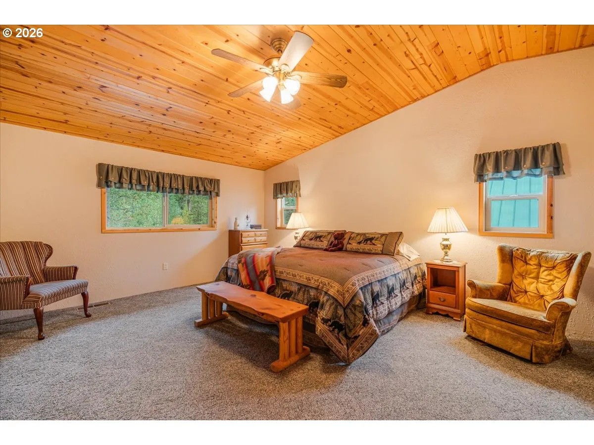 Bedroom, Primary-Upper