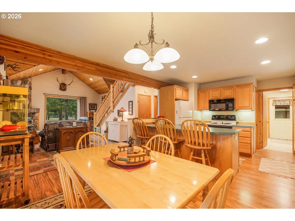 Kitchen-Eating Area
