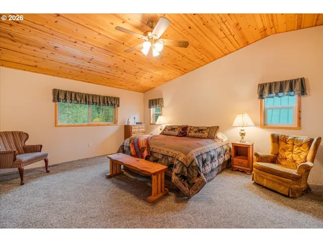Bedroom, Primary-Upper