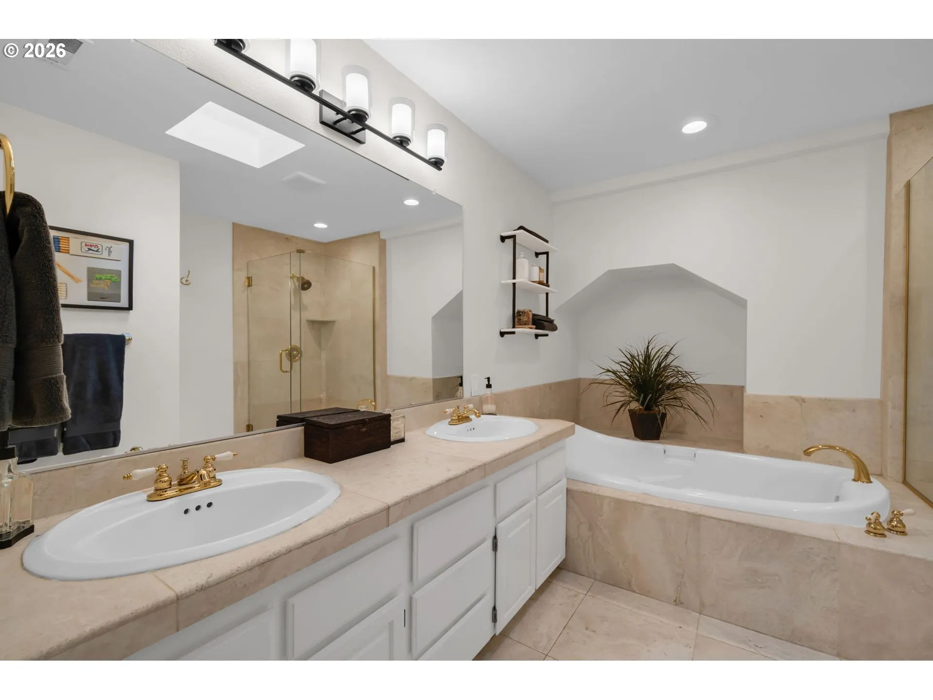 Primary Bedroom-Attached Bathroom