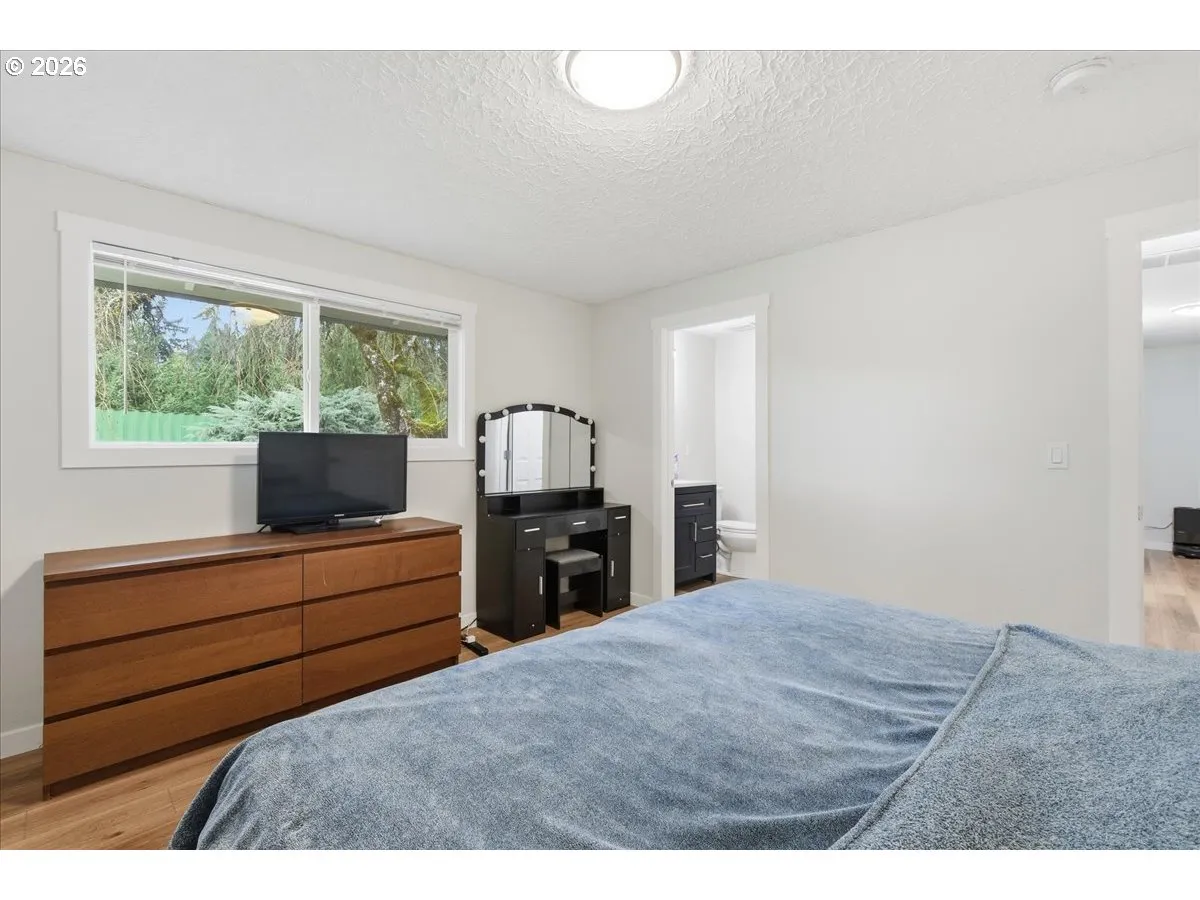 Primary Bedroom-Main