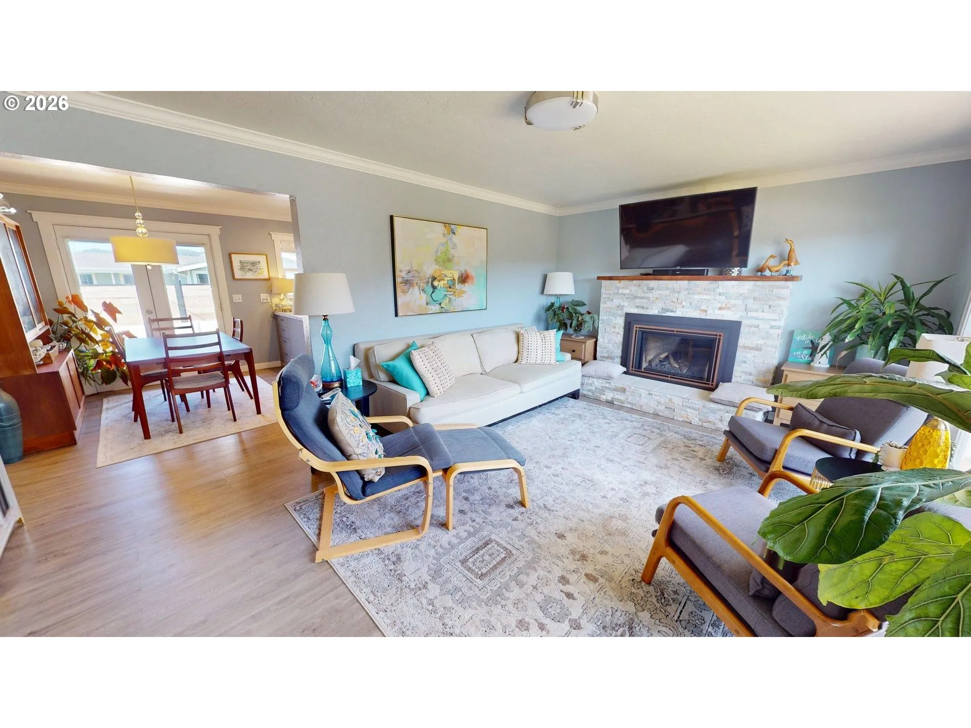Living Room-Fireplace