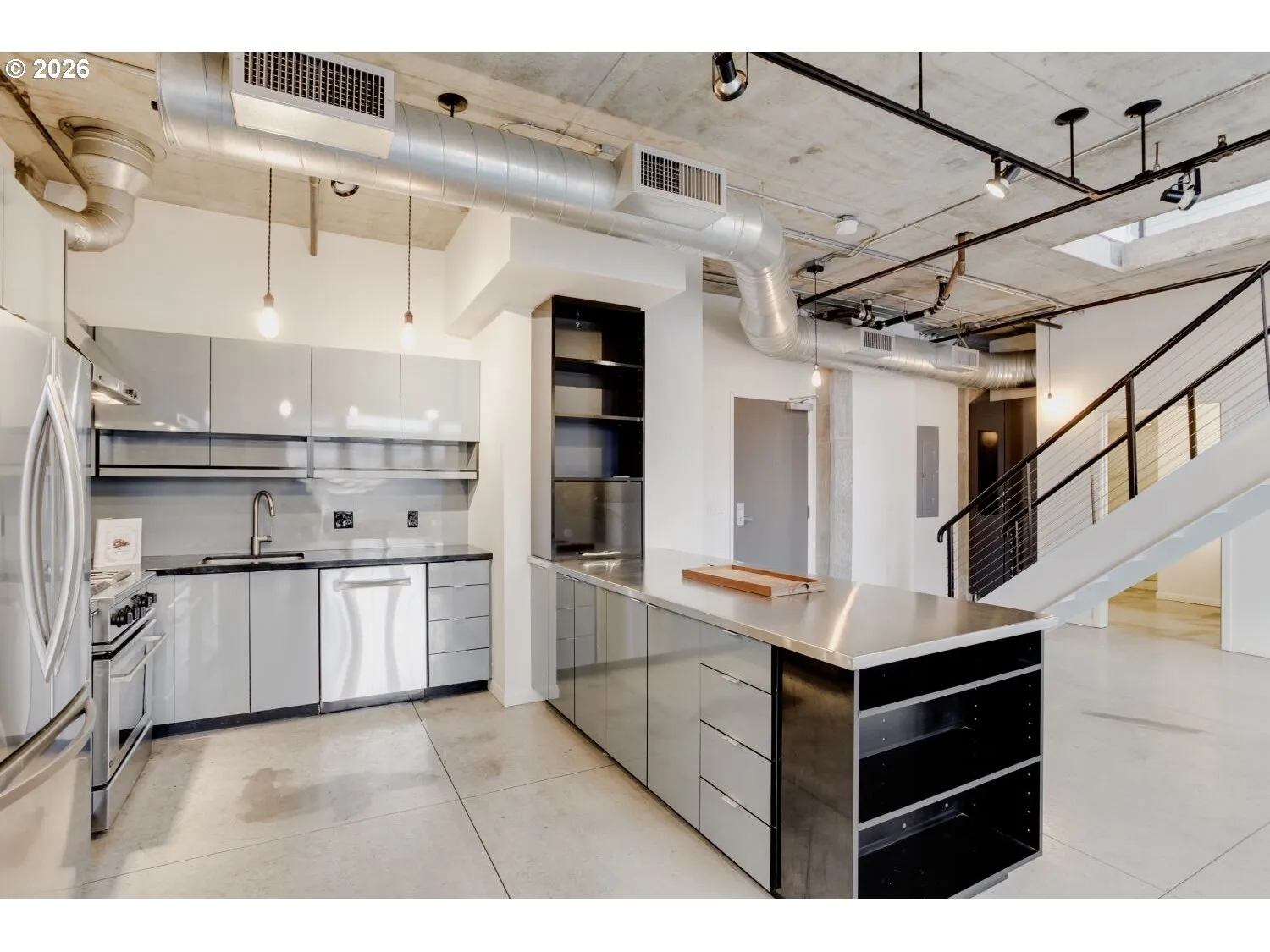 Kitchen-Breakfast Bar
