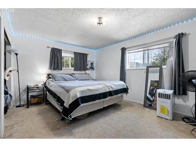 Bedroom, Primary