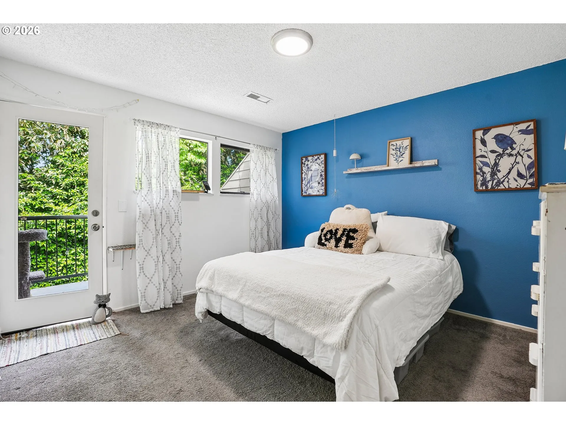 Bedroom, Primary