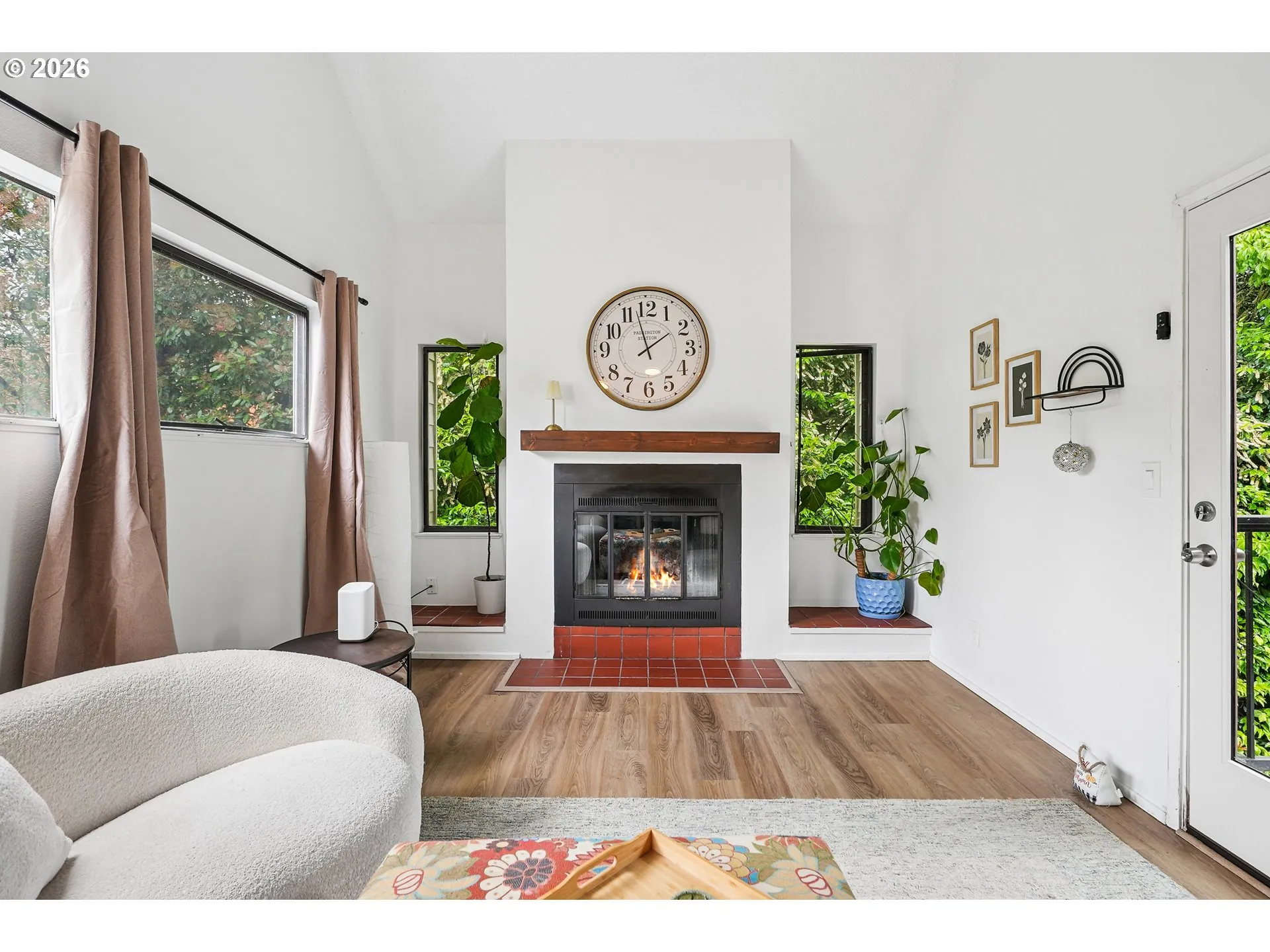 Living Room-Fireplace