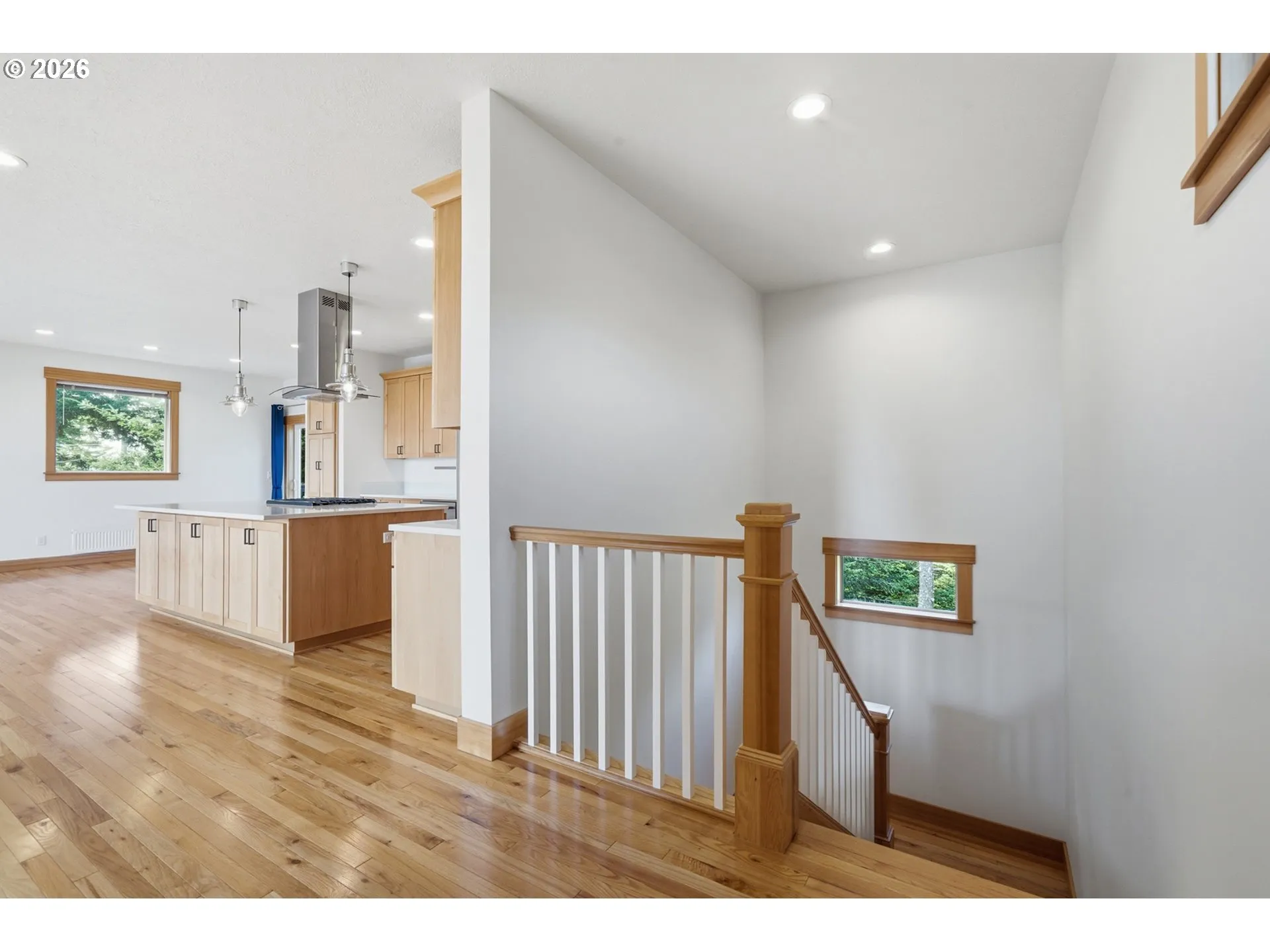 Living Room/Entrance