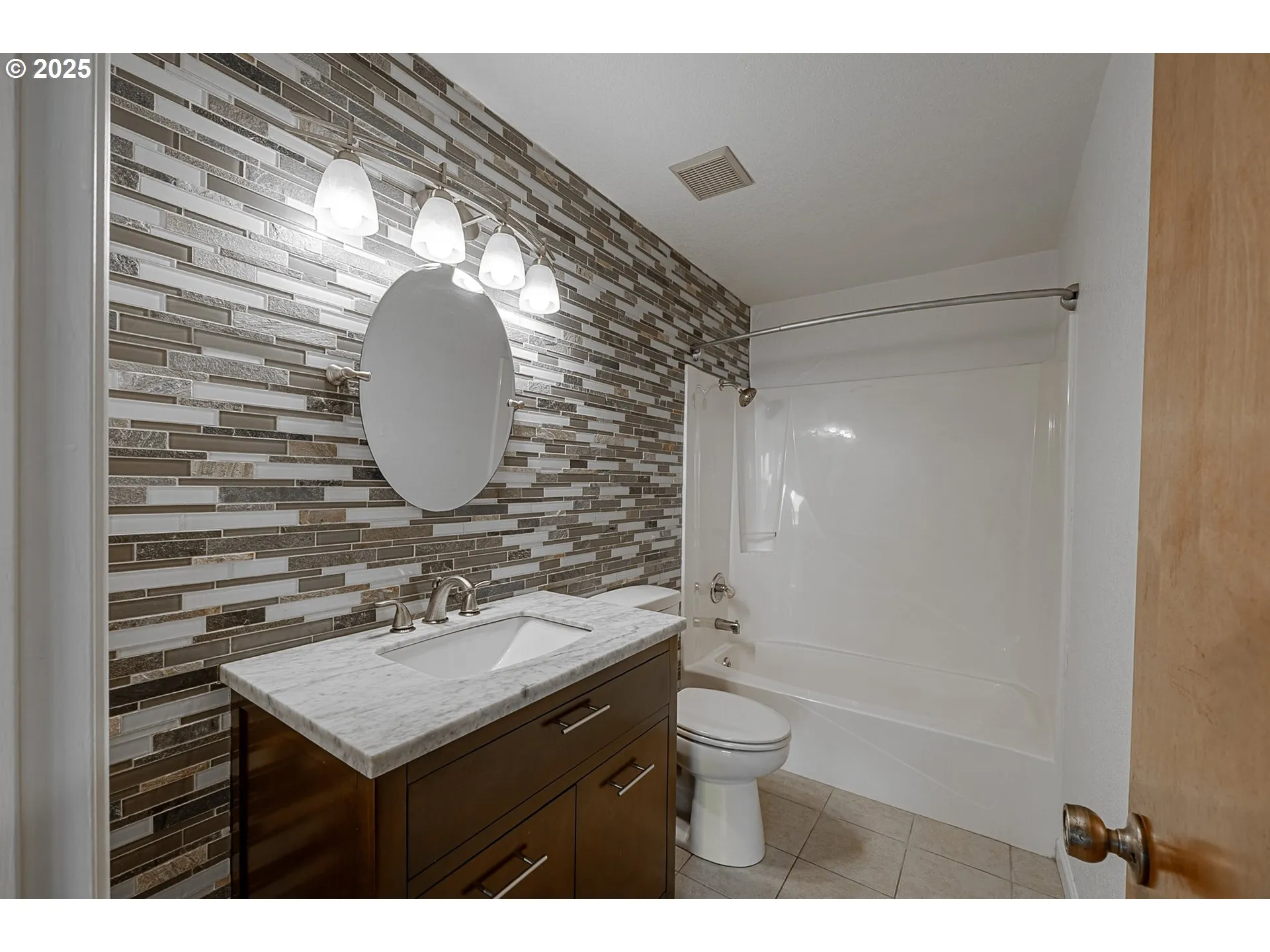 Bathroom-Upper