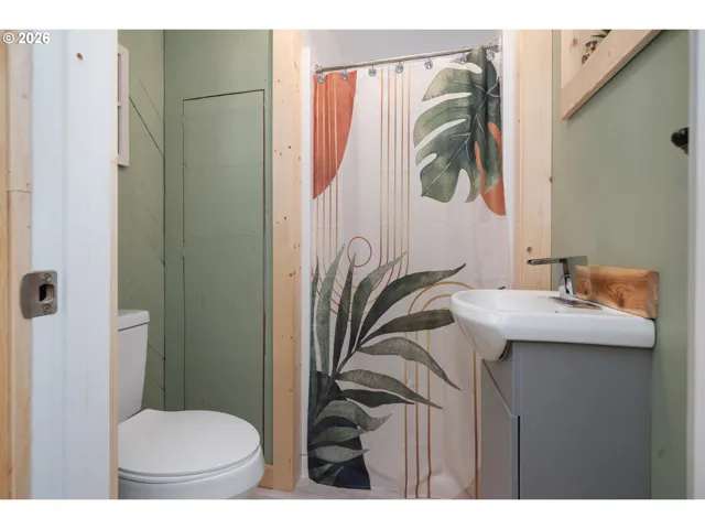 En Suite Bathroom