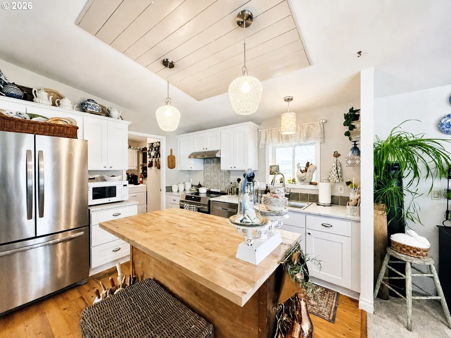 Kitchen-Eating Area
