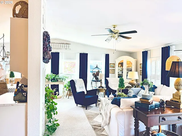 Living Room-Vaulted Ceilings