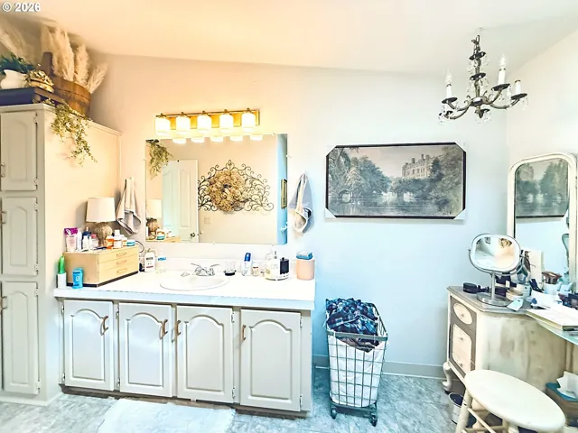 Bathroom, Attached