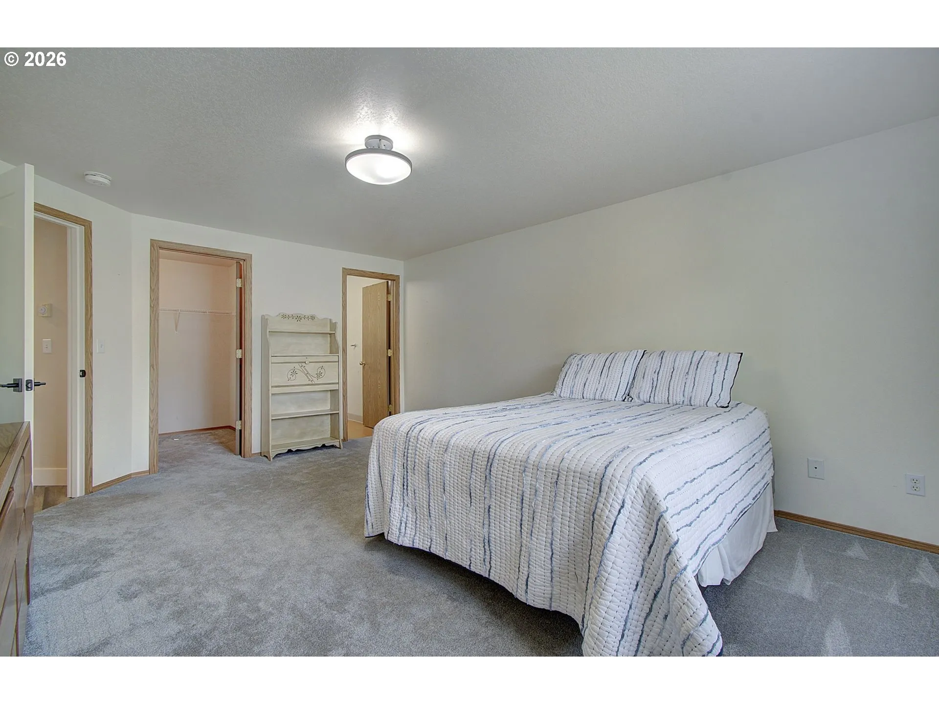 Bedroom, Primary