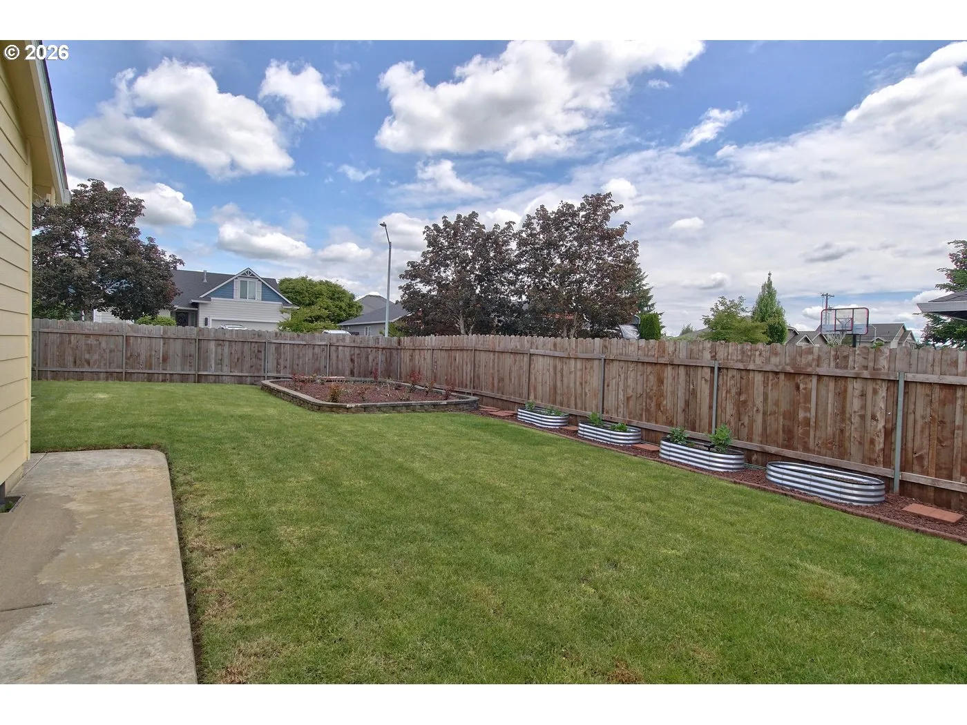 Yard-Back