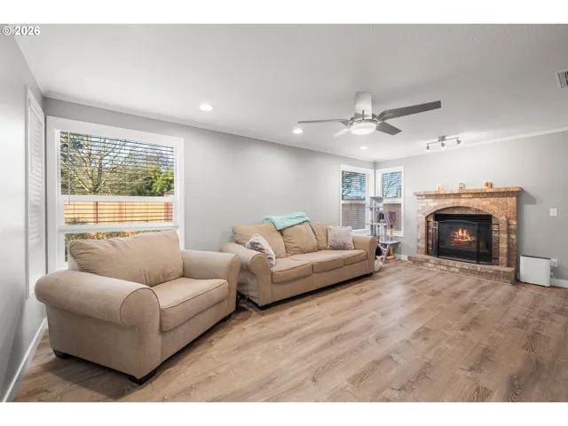 Living Room-Ceiling Fan
