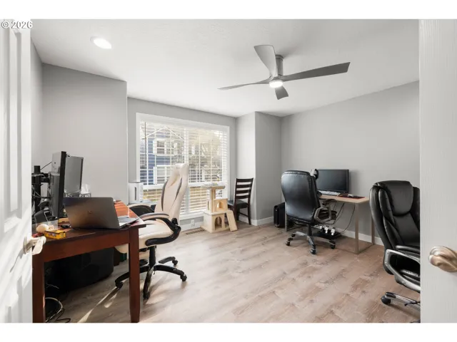 Den/Office-Ceiling Fan