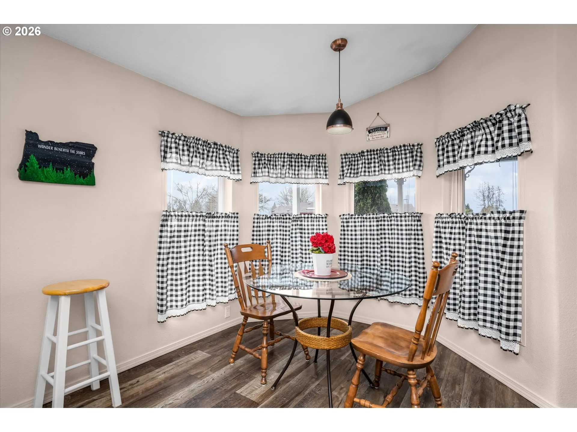 Kitchen-Eating Area