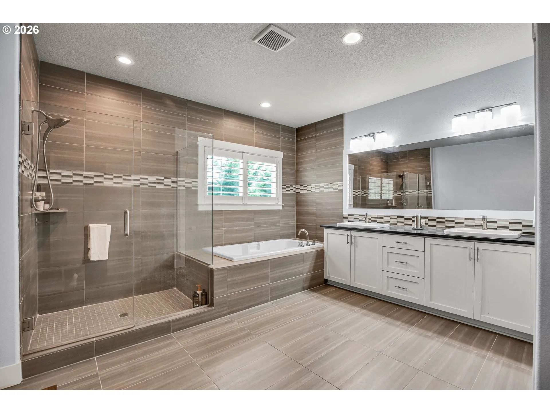 Bathroom, Attached-Double Sinks