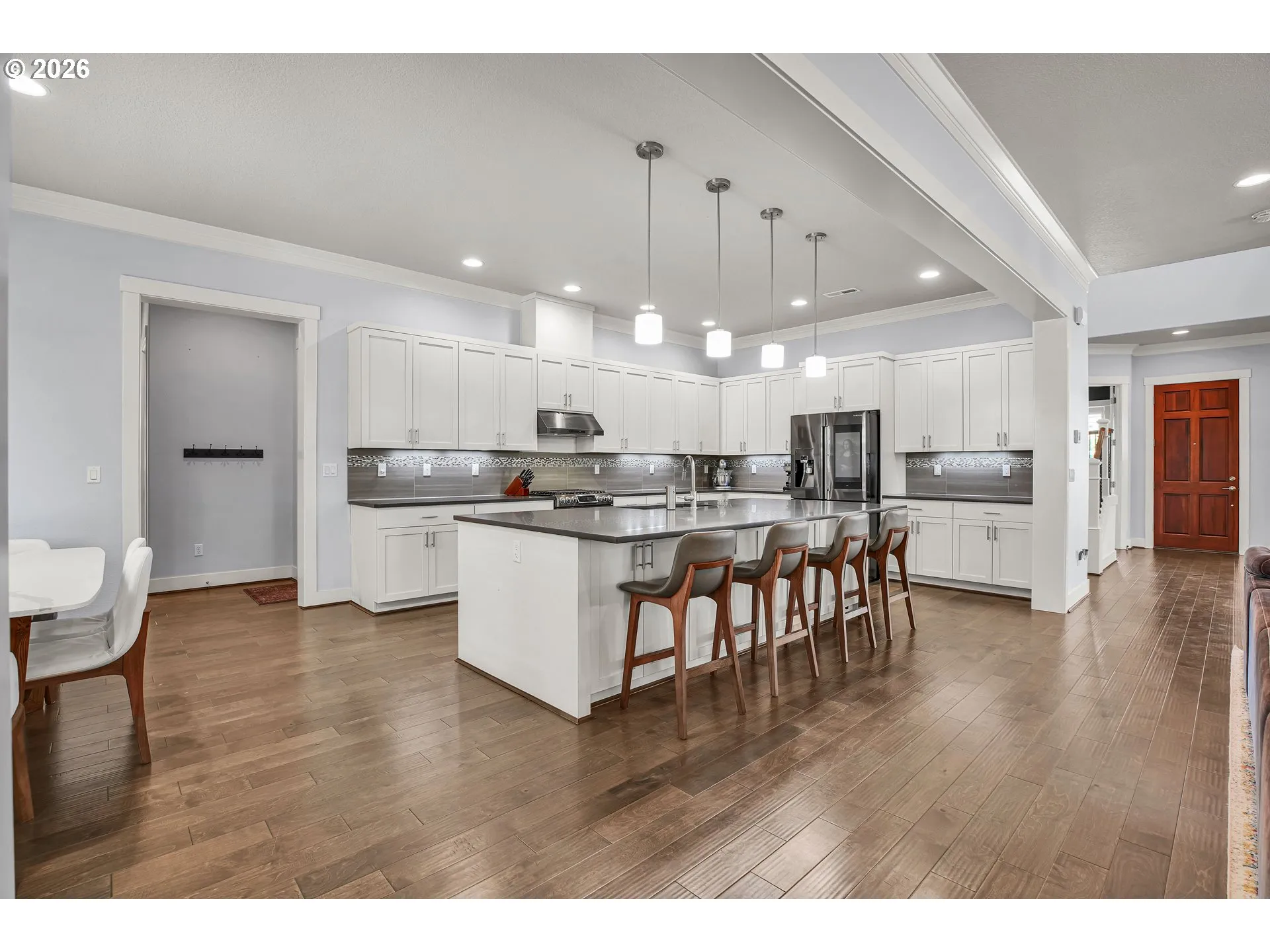 Kitchen-Breakfast Bar