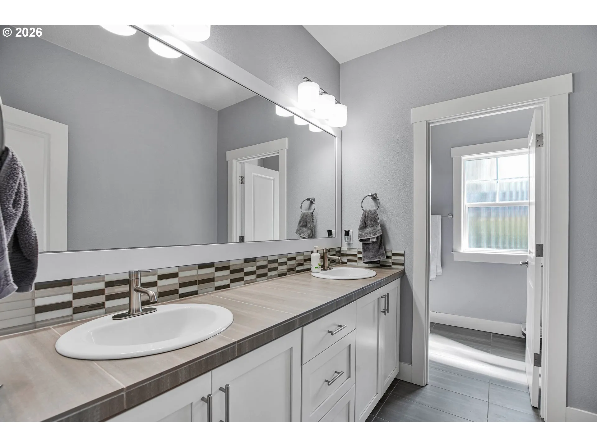 Bathroom-Upper