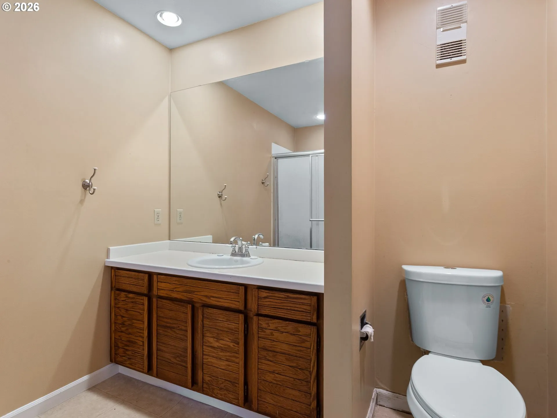 Bathroom, Attached
