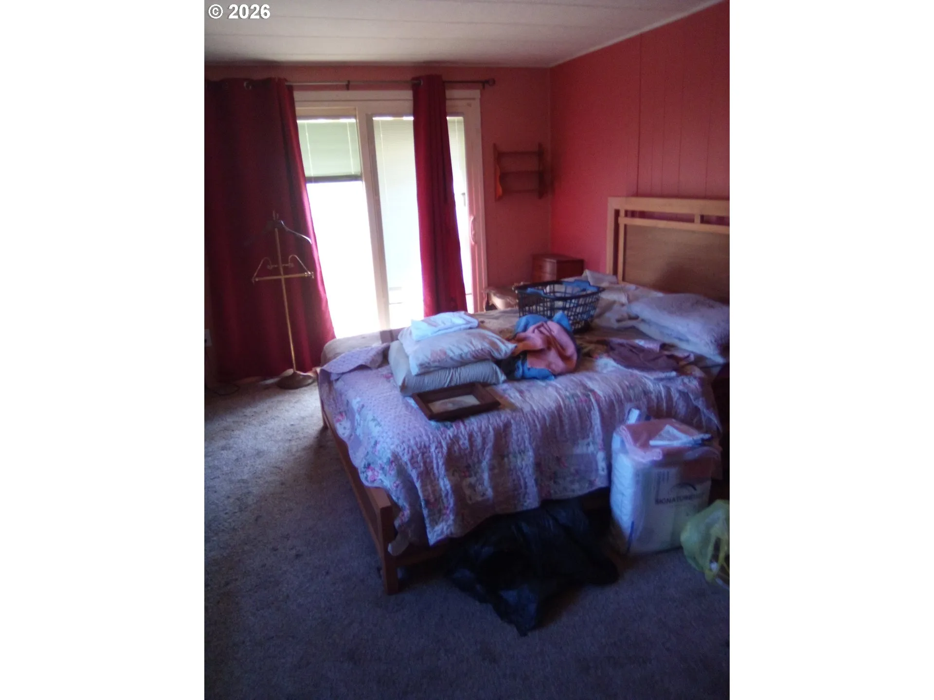 Bedroom, Primary