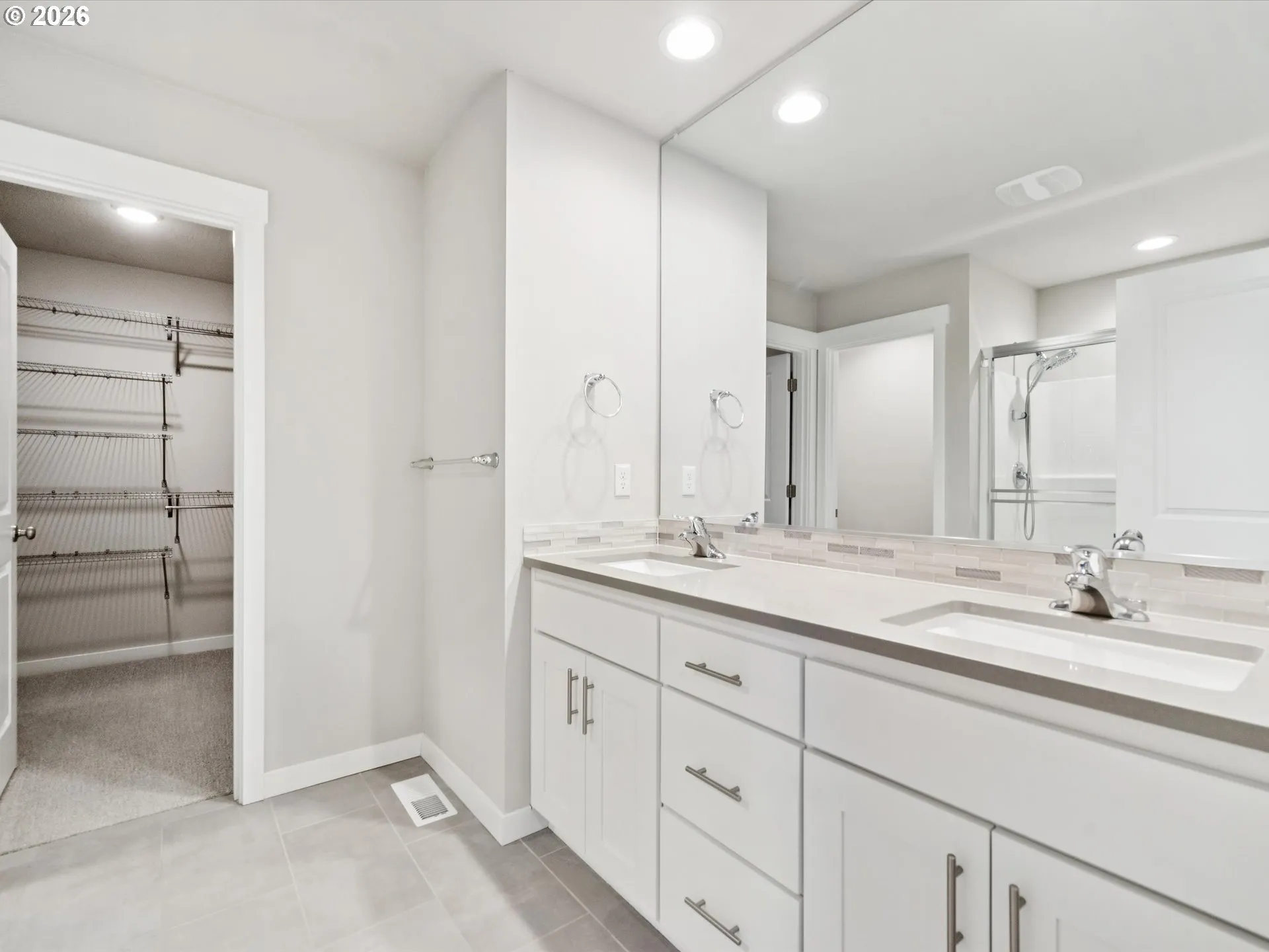Bathroom, Attached-Double Sinks