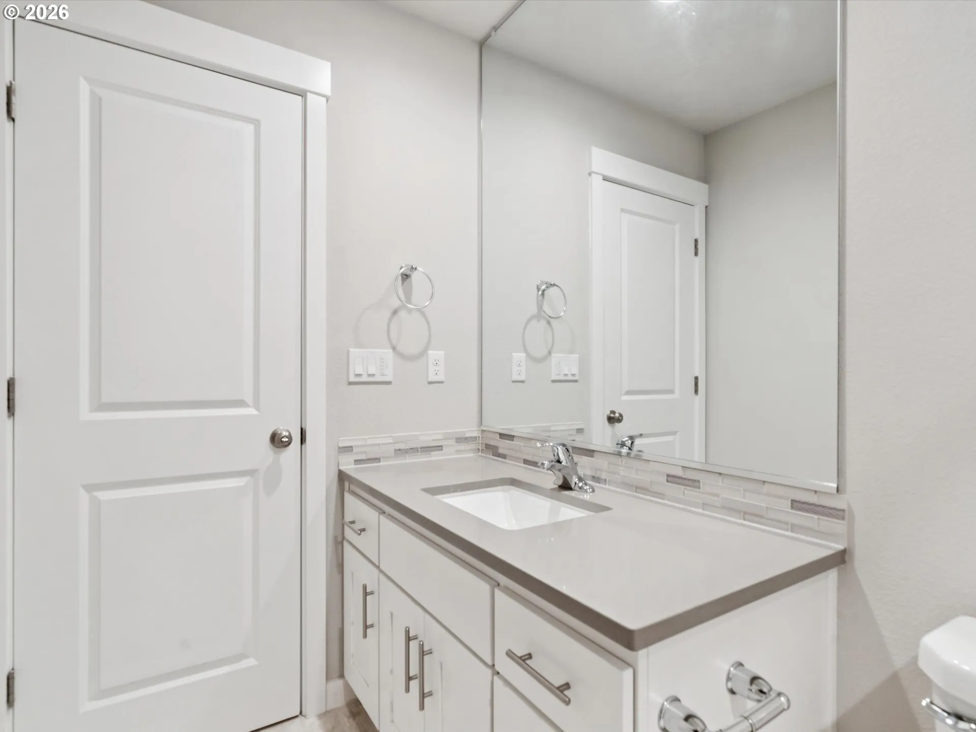 Bathroom-Upper