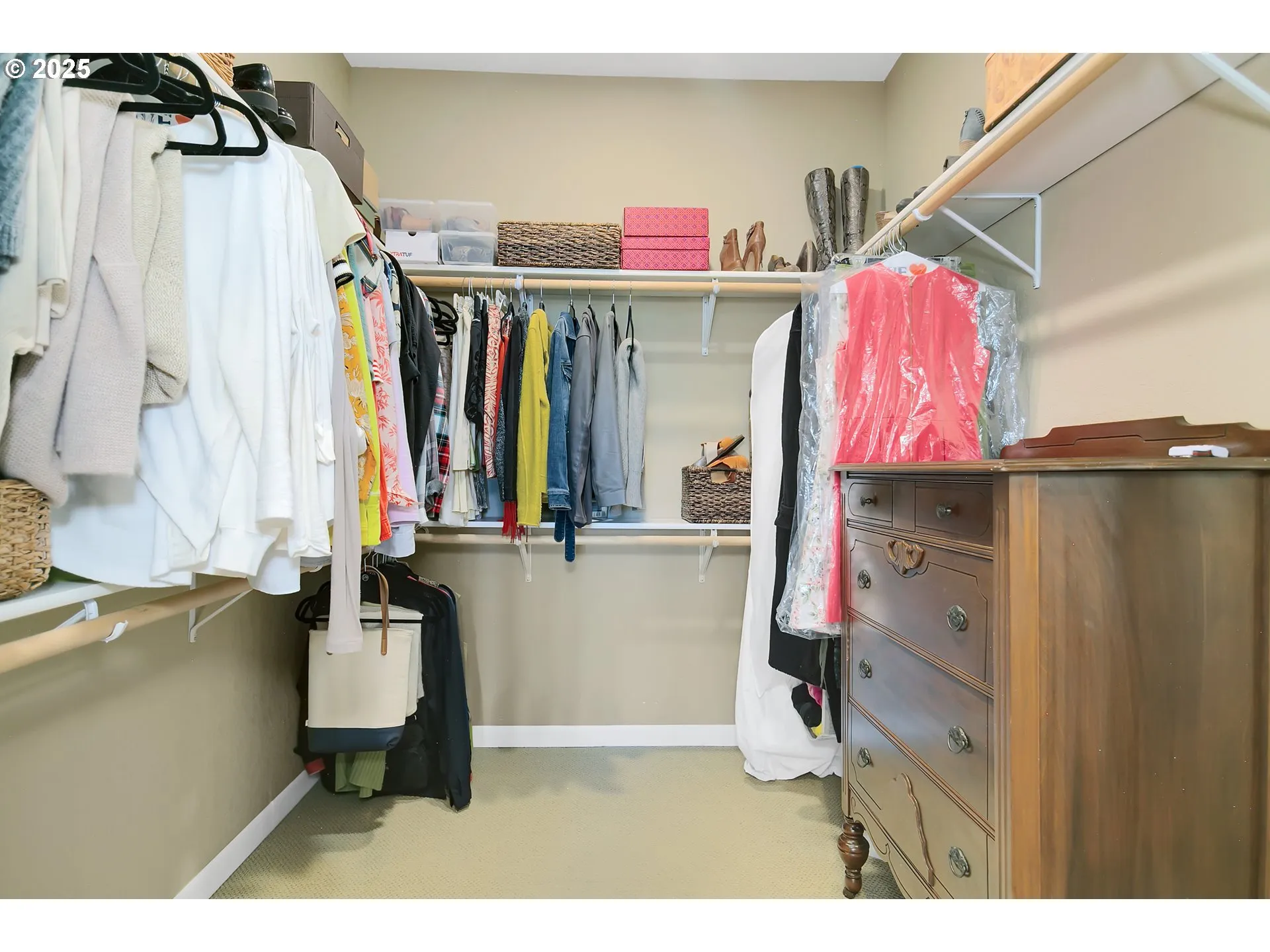 Bedroom, Owner's Suite-Walk-In Closet