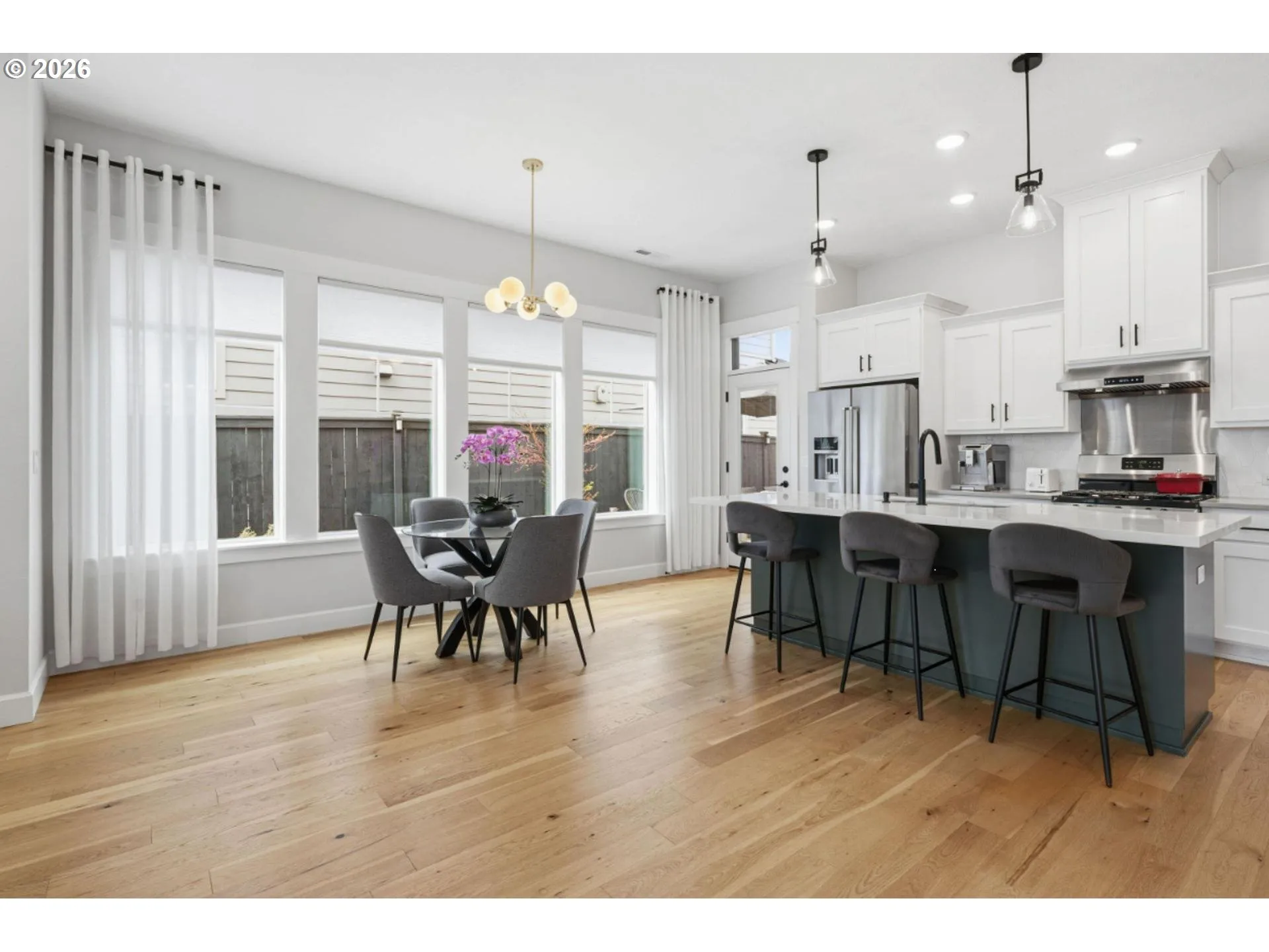 Kitchen/Dining Room-Island