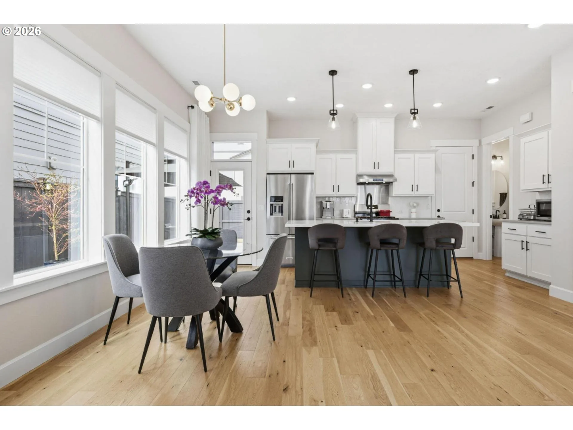 Kitchen/Dining Room-Island