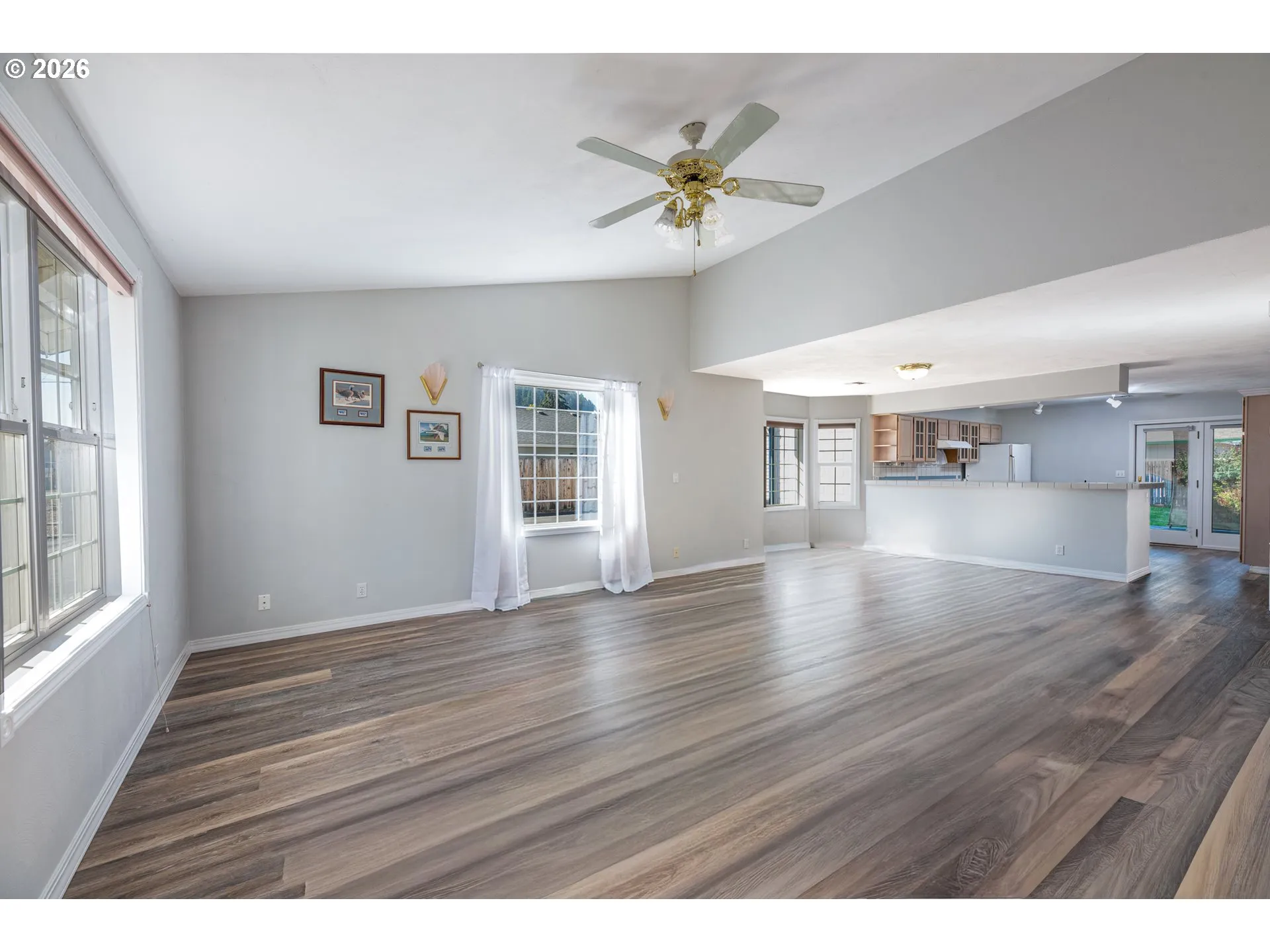 Living Room/Dining Room-Ceiling Fan
