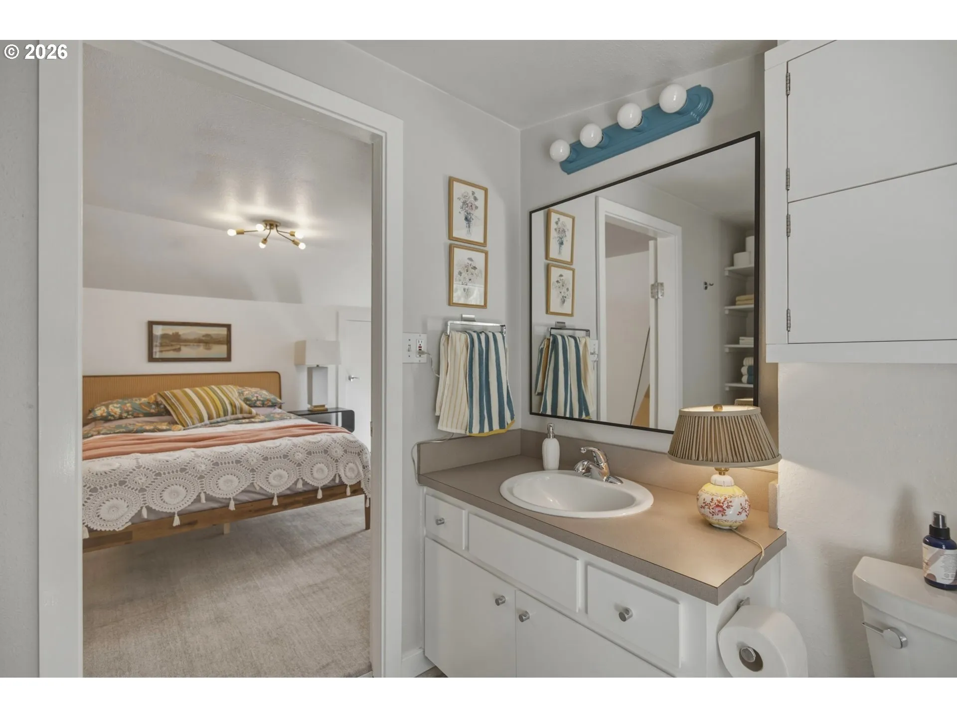 Bathroom-Upper