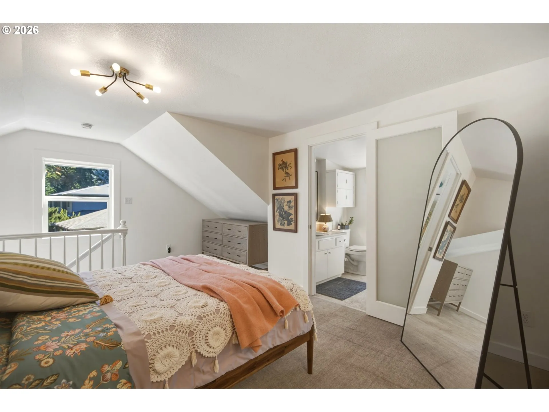 Bedroom, Primary-Upper